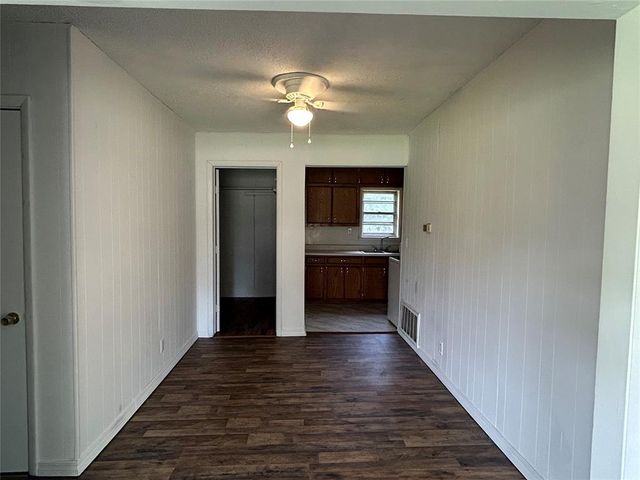 1708 W Modelle Avenue, Clinton, OK 73601