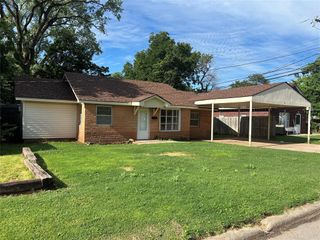 1708 W Modelle Avenue, Clinton, OK 73601