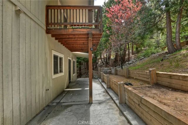 28589 Shenandoah Drive, Lake Arrowhead, CA 92352
