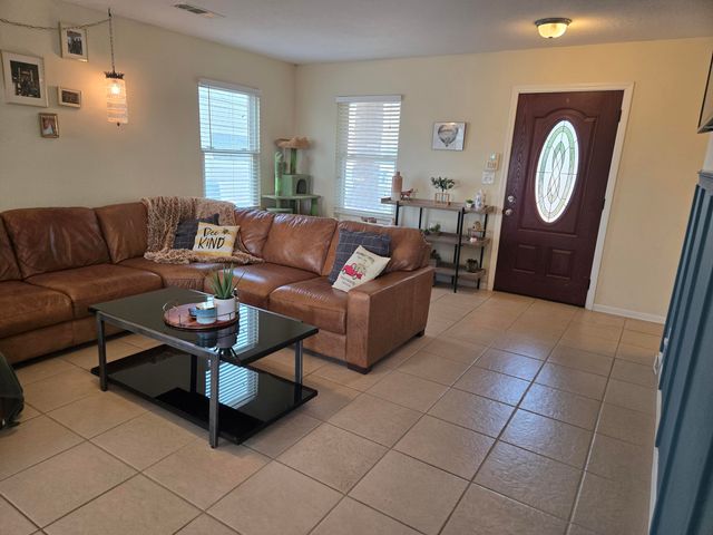21 Juniper Avenue, Los Lunas, NM 87031