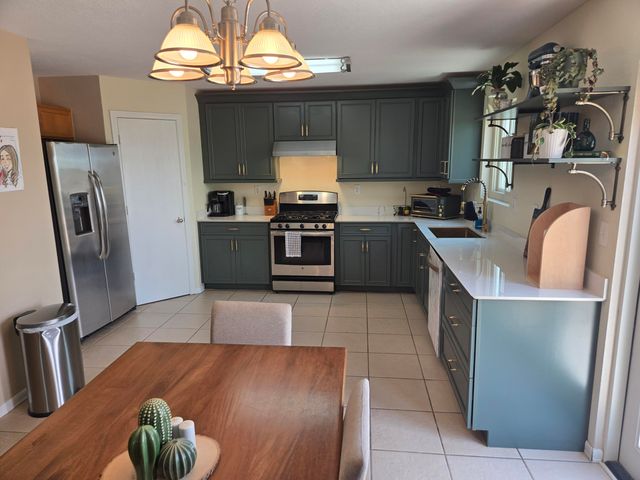 21 Juniper Avenue, Los Lunas, NM 87031