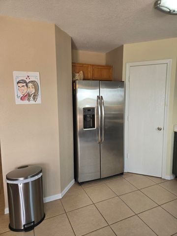21 Juniper Avenue, Los Lunas, NM 87031