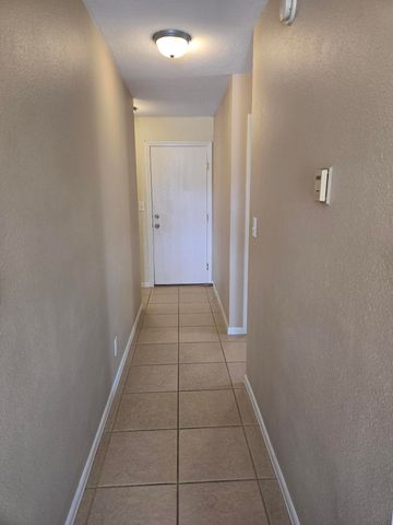 21 Juniper Avenue, Los Lunas, NM 87031