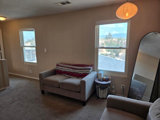 21 Juniper Avenue, Los Lunas, NM 87031