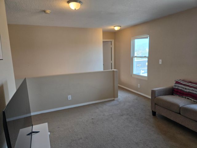 21 Juniper Avenue, Los Lunas, NM 87031