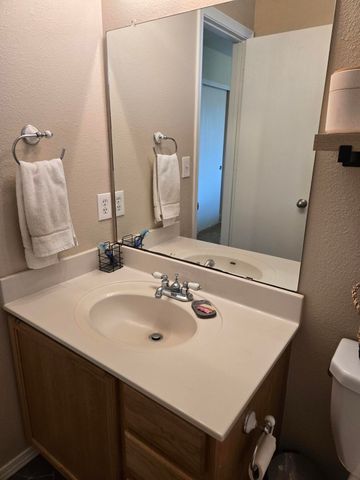 21 Juniper Avenue, Los Lunas, NM 87031