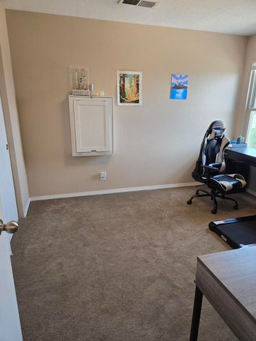 21 Juniper Avenue, Los Lunas, NM 87031
