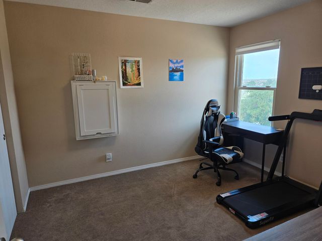 21 Juniper Avenue, Los Lunas, NM 87031