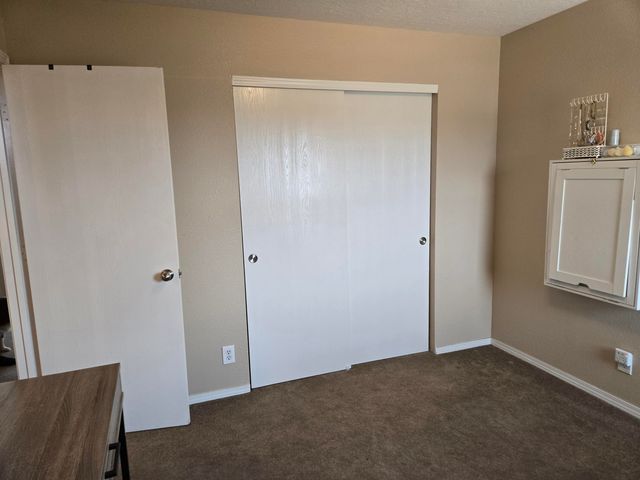21 Juniper Avenue, Los Lunas, NM 87031