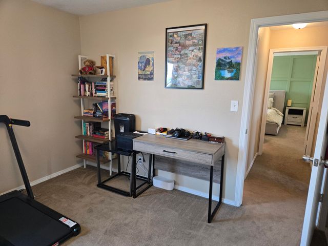 21 Juniper Avenue, Los Lunas, NM 87031