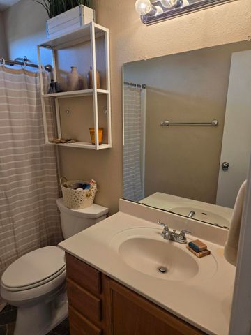 21 Juniper Avenue, Los Lunas, NM 87031