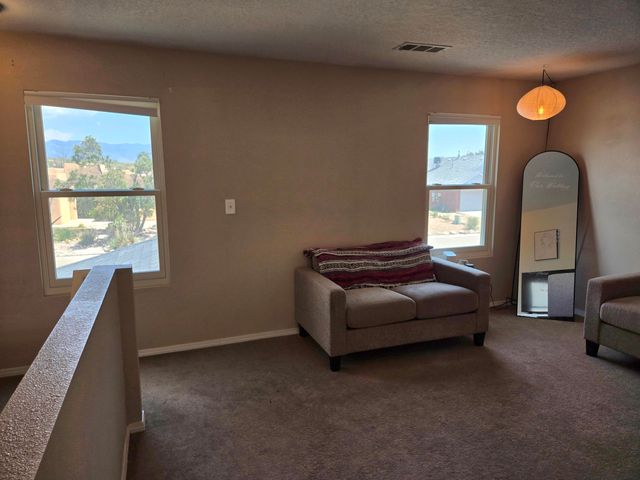 21 Juniper Avenue, Los Lunas, NM 87031