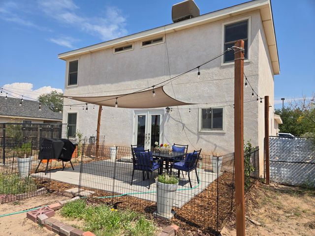 21 Juniper Avenue, Los Lunas, NM 87031
