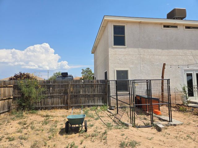 21 Juniper Avenue, Los Lunas, NM 87031