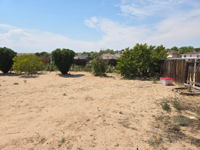 21 Juniper Avenue, Los Lunas, NM 87031