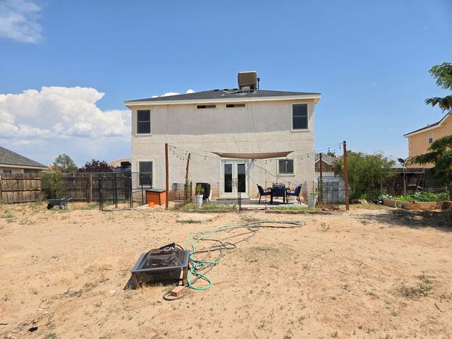 21 Juniper Avenue, Los Lunas, NM 87031