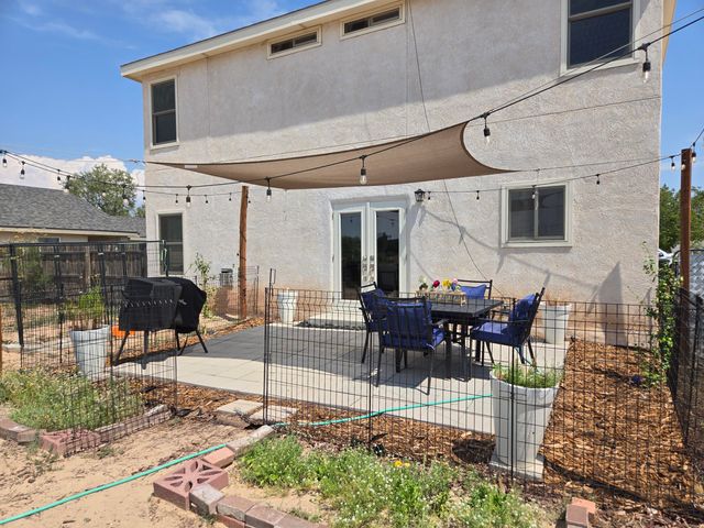 21 Juniper Avenue, Los Lunas, NM 87031