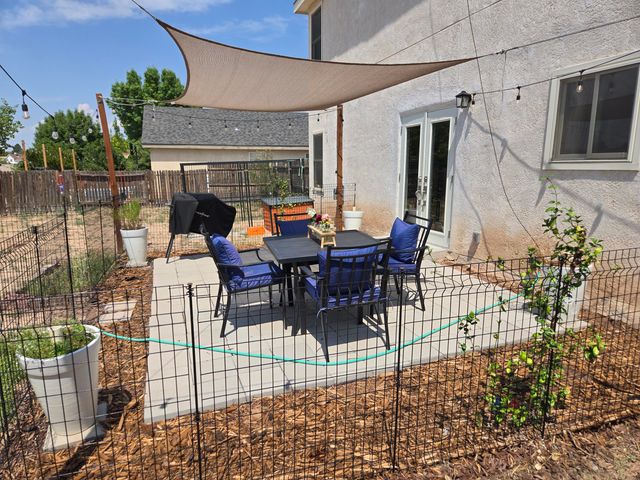 21 Juniper Avenue, Los Lunas, NM 87031