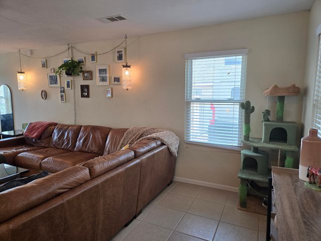 21 Juniper Avenue, Los Lunas, NM 87031