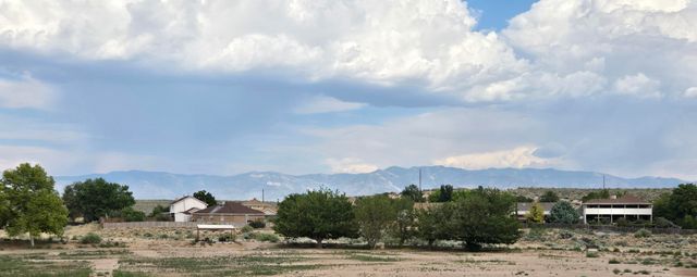 21 Juniper Avenue, Los Lunas, NM 87031