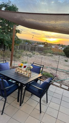 21 Juniper Avenue, Los Lunas, NM 87031