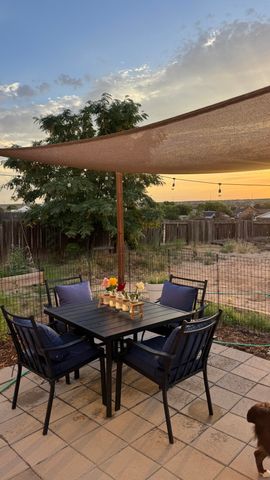 21 Juniper Avenue, Los Lunas, NM 87031