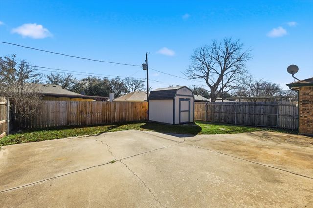 5722 Westchase Drive, North Richland Hills, TX 76180