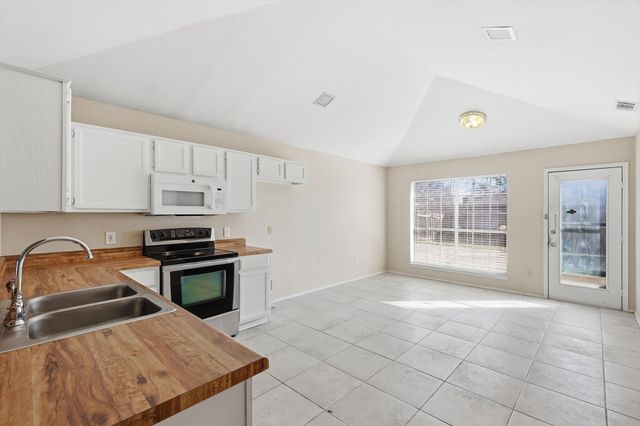 5722 Westchase Drive, North Richland Hills, TX 76180