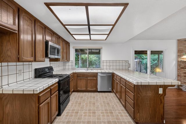 5904 Courville Ct, Fair Oaks, CA 95628