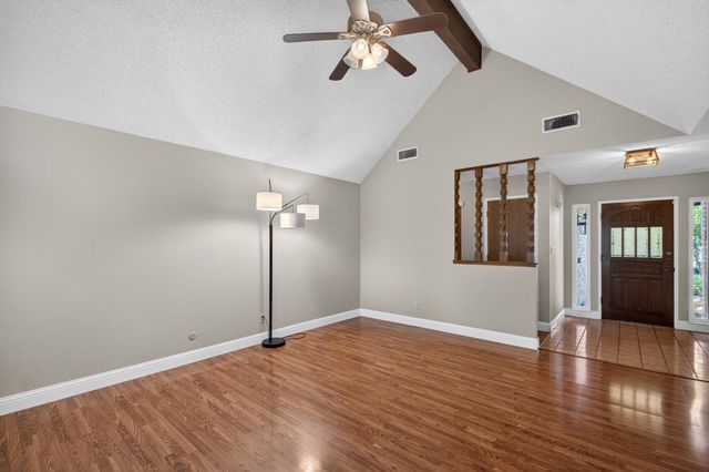 5904 Courville Ct, Fair Oaks, CA 95628