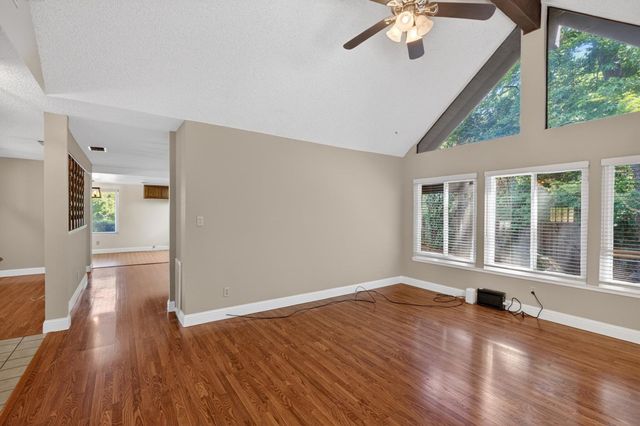 5904 Courville Ct, Fair Oaks, CA 95628