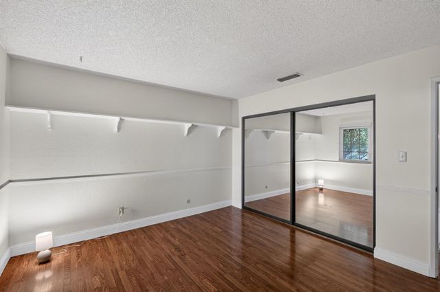 5904 Courville Ct, Fair Oaks, CA 95628