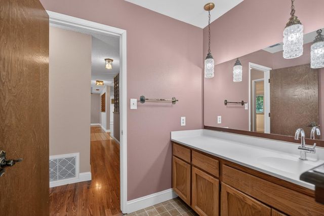 5904 Courville Ct, Fair Oaks, CA 95628