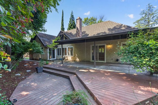 5904 Courville Ct, Fair Oaks, CA 95628
