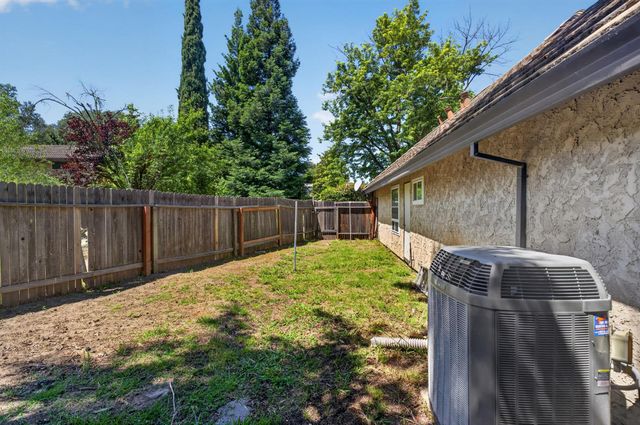 5904 Courville Ct, Fair Oaks, CA 95628