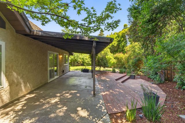 5904 Courville Ct, Fair Oaks, CA 95628