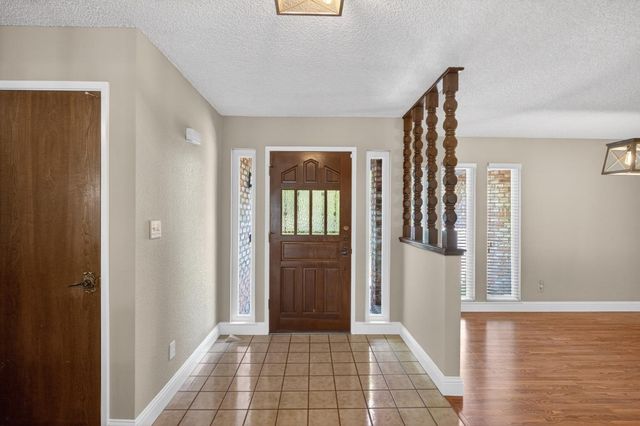 5904 Courville Ct, Fair Oaks, CA 95628