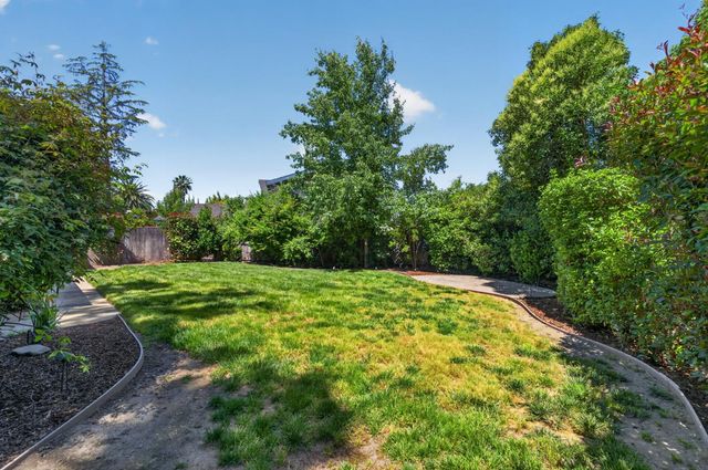 5904 Courville Ct, Fair Oaks, CA 95628