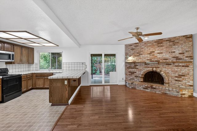 5904 Courville Ct, Fair Oaks, CA 95628