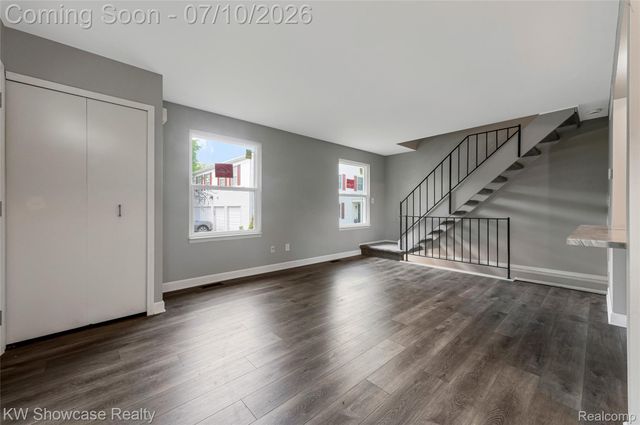 1424 Harbor Drive, Walled Lake, MI 48390