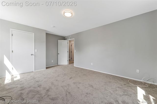 1424 Harbor Drive, Walled Lake, MI 48390