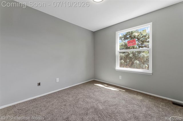 1424 Harbor Drive, Walled Lake, MI 48390