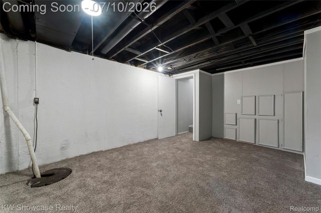 1424 Harbor Drive, Walled Lake, MI 48390