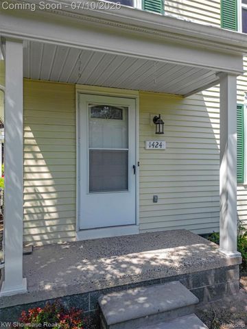1424 Harbor Drive, Walled Lake, MI 48390