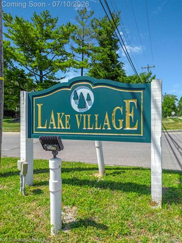 1424 Harbor Drive, Walled Lake, MI 48390