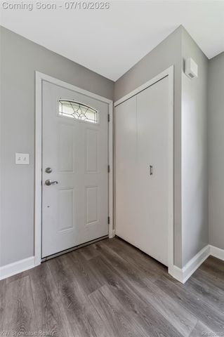 1424 Harbor Drive, Walled Lake, MI 48390