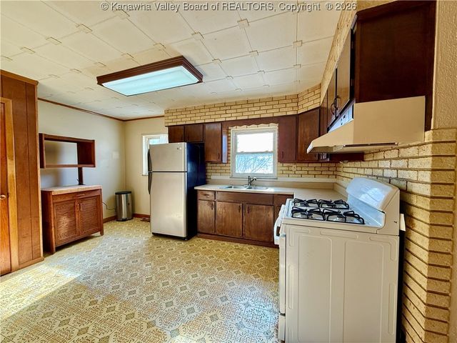 5114 Dean Drive, Charleston, WV 25313