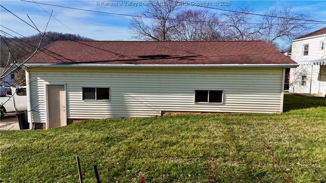 5114 Dean Drive, Charleston, WV 25313