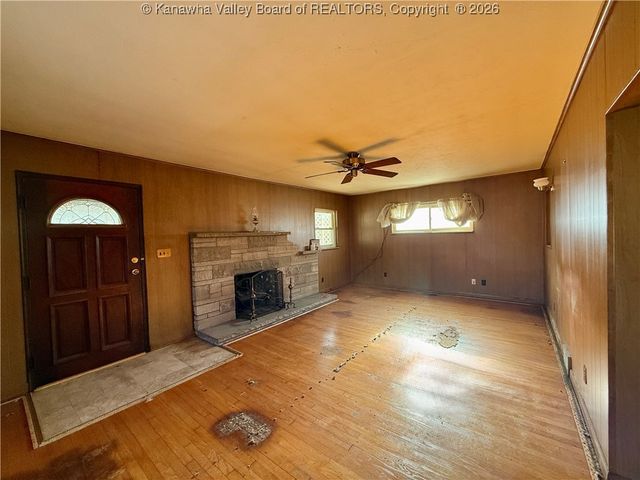 5114 Dean Drive, Charleston, WV 25313