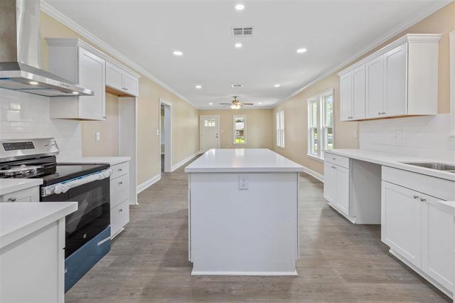 610 Decker Street, Jennings, LA 70546